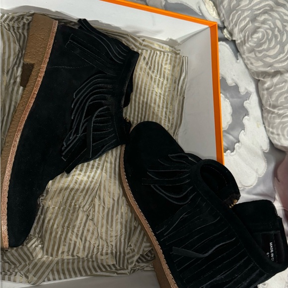 Kate spade Betsie Fringed Black Suede Flat Ankle Boots size 10.5 M - Picture 4 of 6